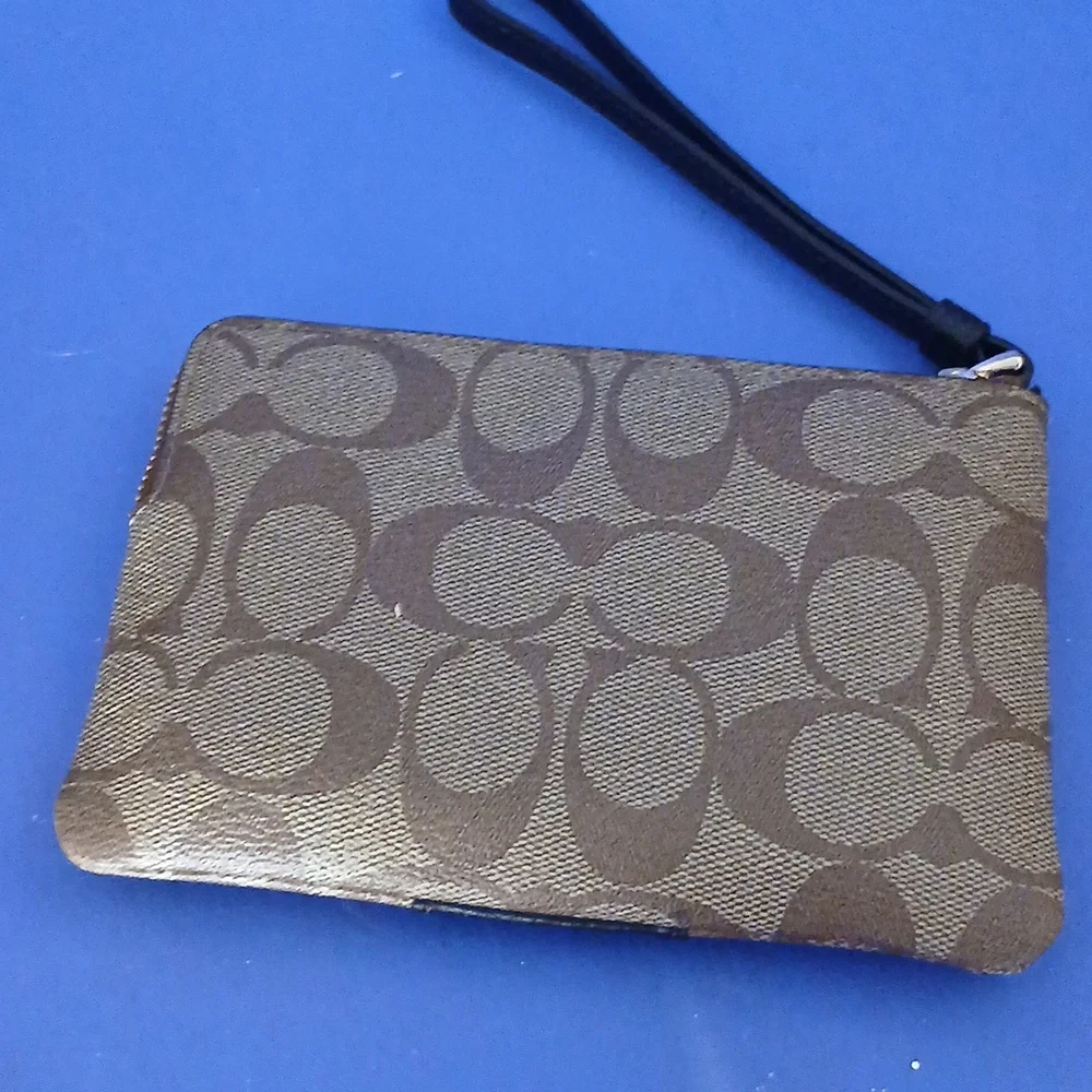 NWT Coach Coin Purse Wristlet Brown Signature Pattern - Picture 3 of 5
